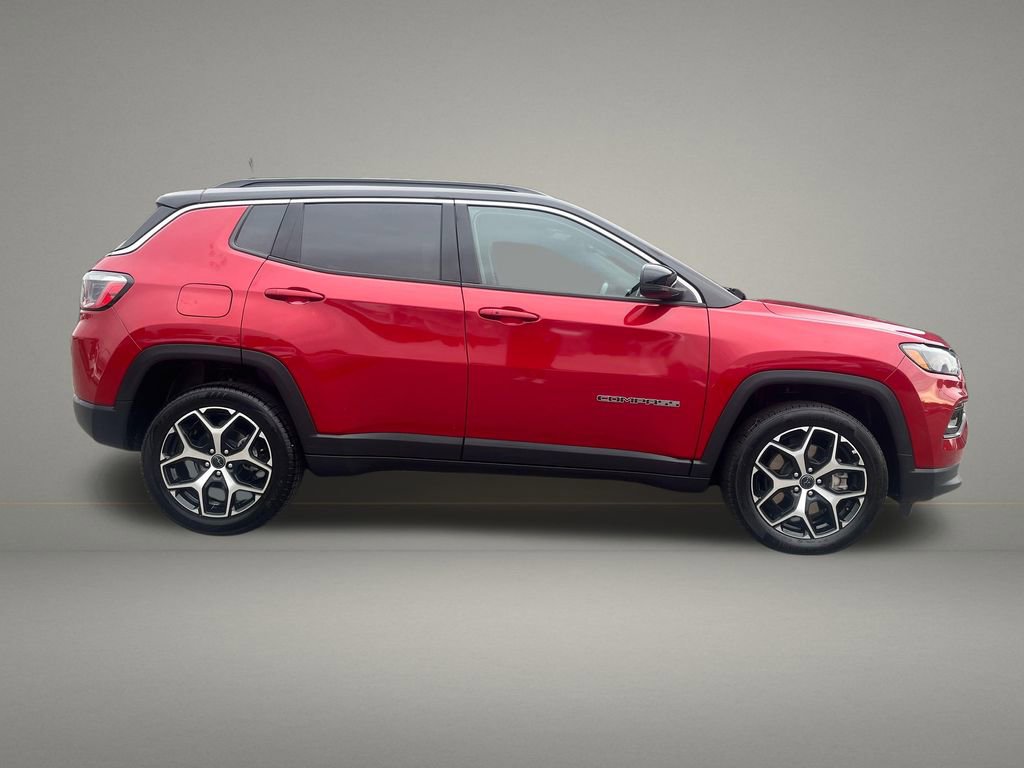 Used 2025 Jeep Compass Limited AWD/4WD image 6