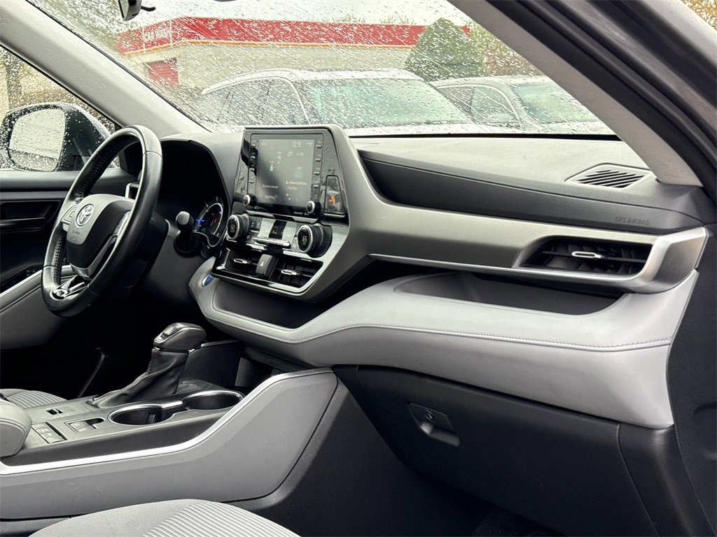 Used 2021 Toyota Highlander LE image 22