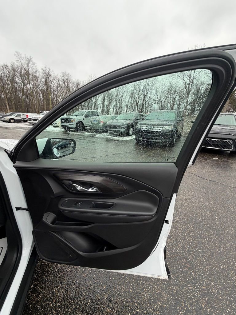 Used 2023 GMC Terrain SLE w/ Driver Convenience Package AWD/4WD image 17