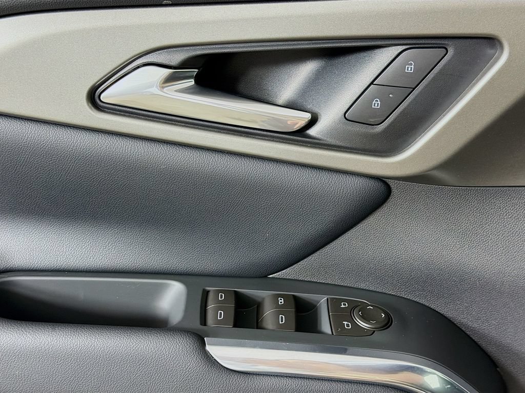 New 2026 Chevrolet Traverse LT w/ LPO, Floor Liner Package AWD/4WD image 16