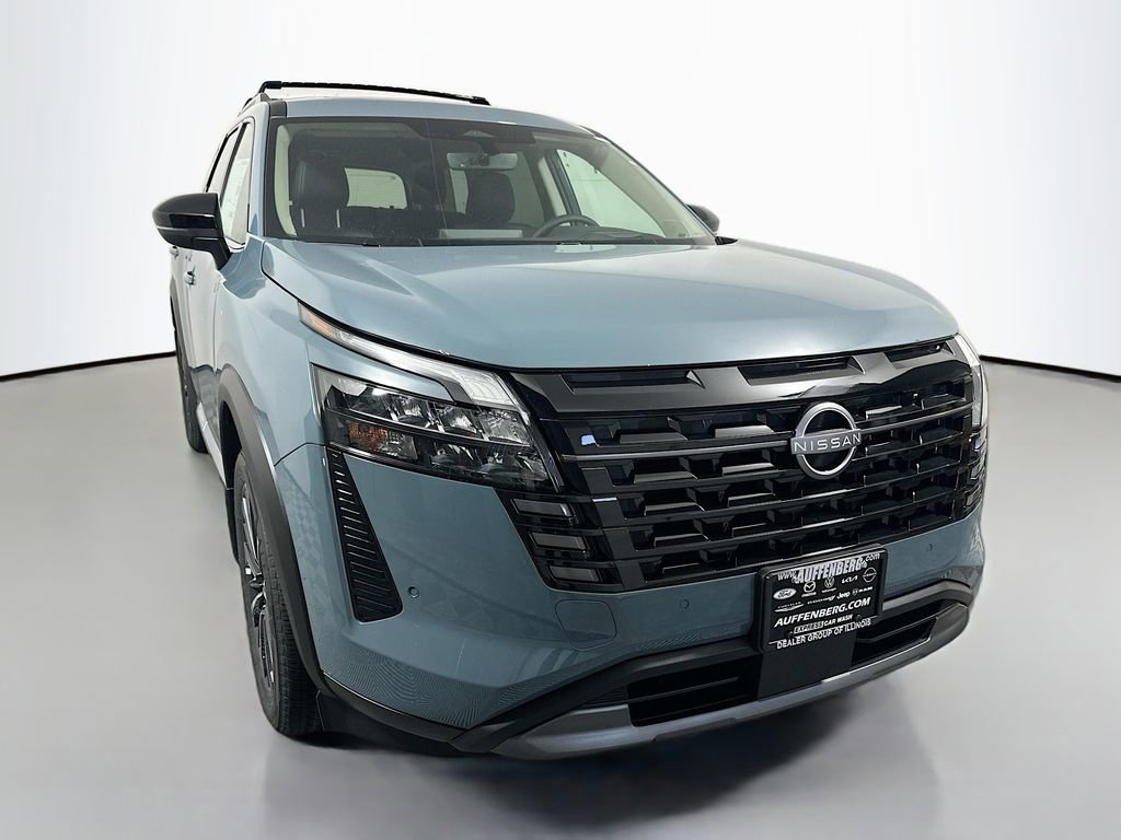 New 2026 Nissan Pathfinder Platinum AWD/4WD image 1