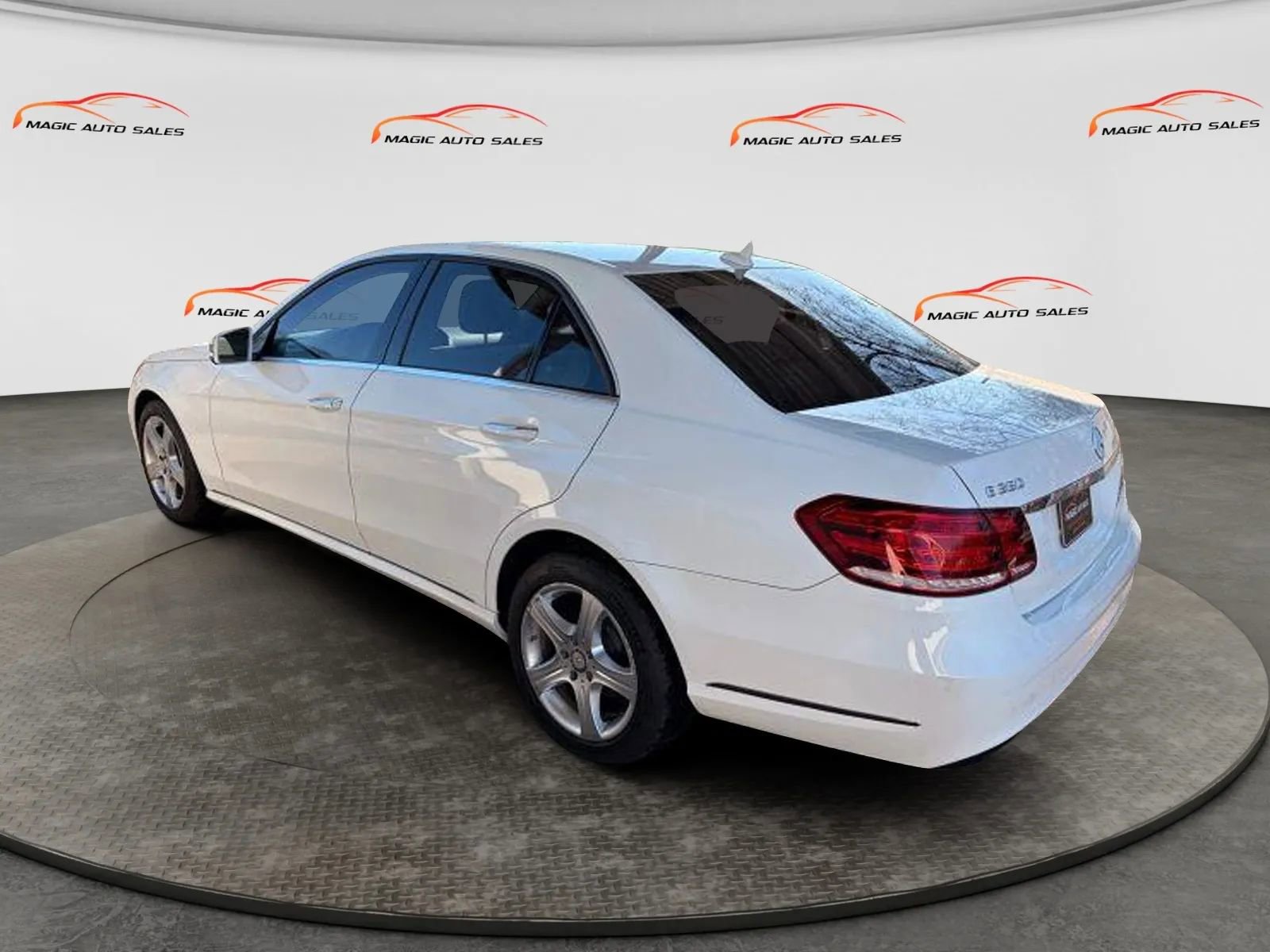 Used 2015 Mercedes-Benz E 350 4MATIC Sedan image 11