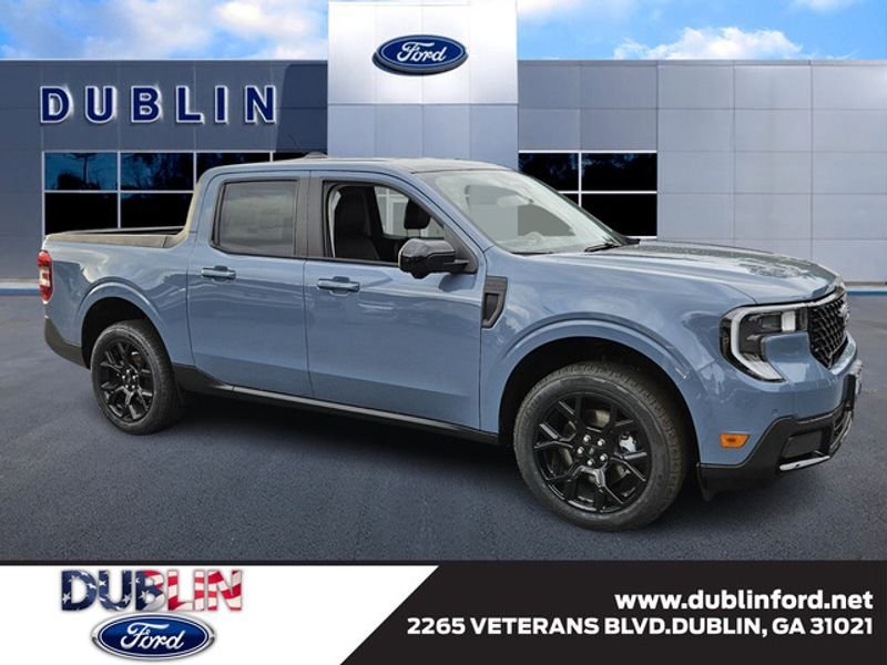 New 2025 Ford Maverick Lariat w/ Black Appearance Package