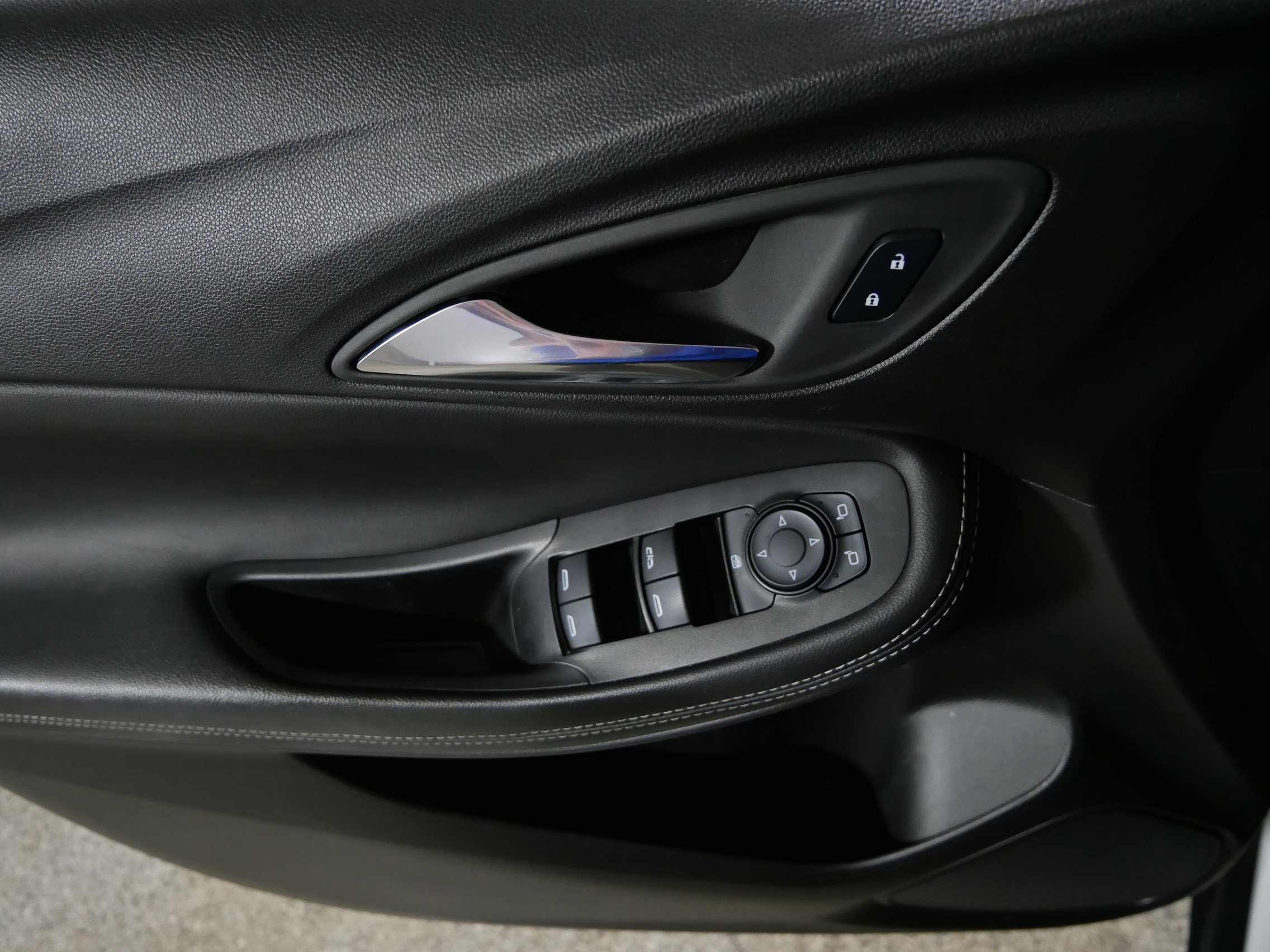 Used 2023 Buick Encore GX Preferred w/ Cold Weather Comfort Package image 19