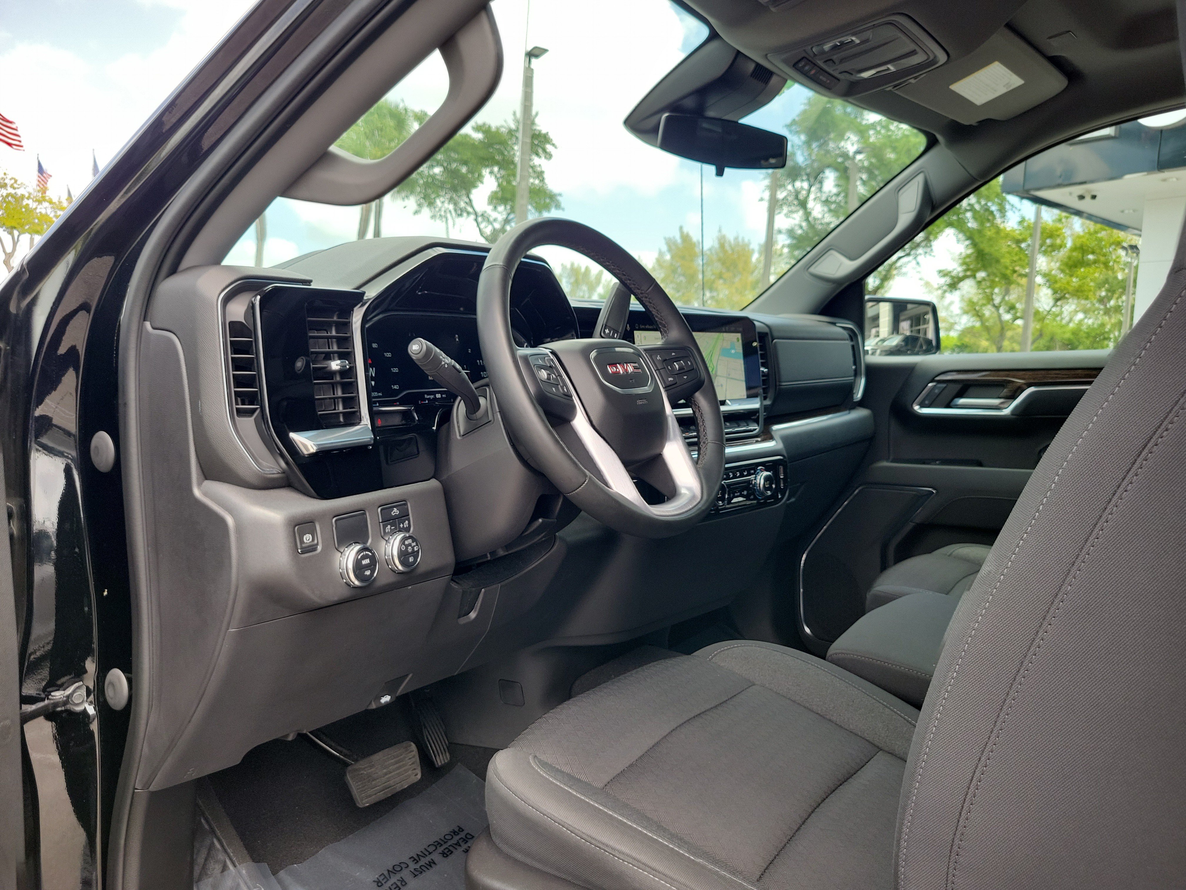 Used 2023 GMC Sierra 1500 Elevation RWD image 9