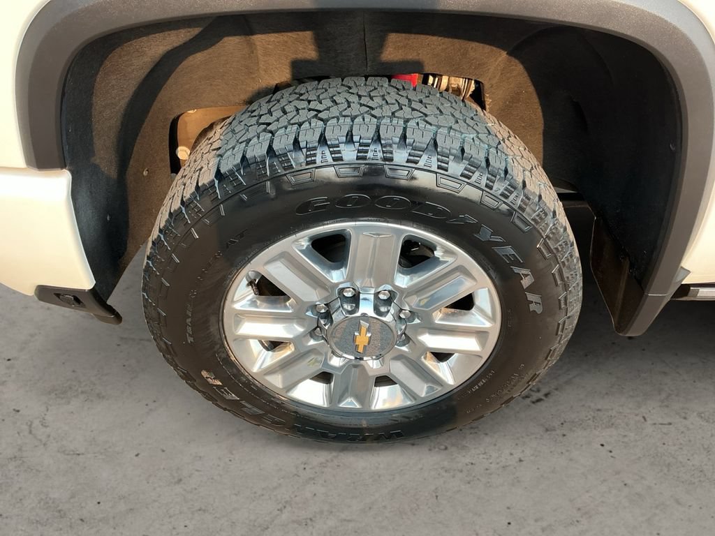 Certified 2024 Chevrolet Silverado 3500 High Country w/ High Country Premium Package AWD/4WD image 9