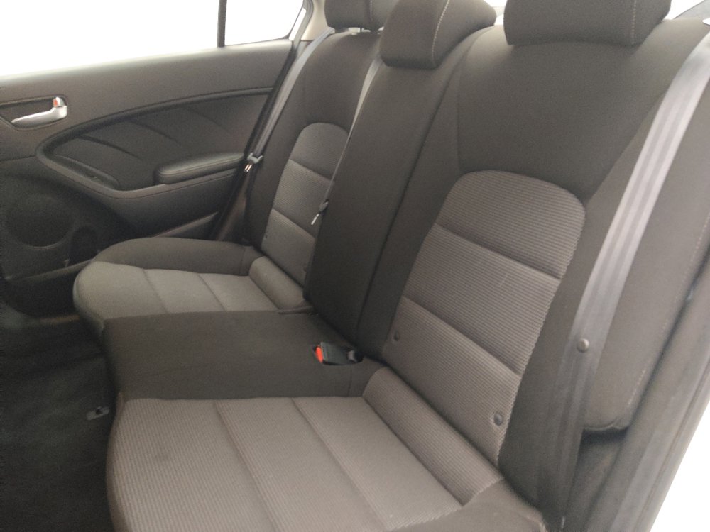 Used 2017 Kia Forte LX image 18