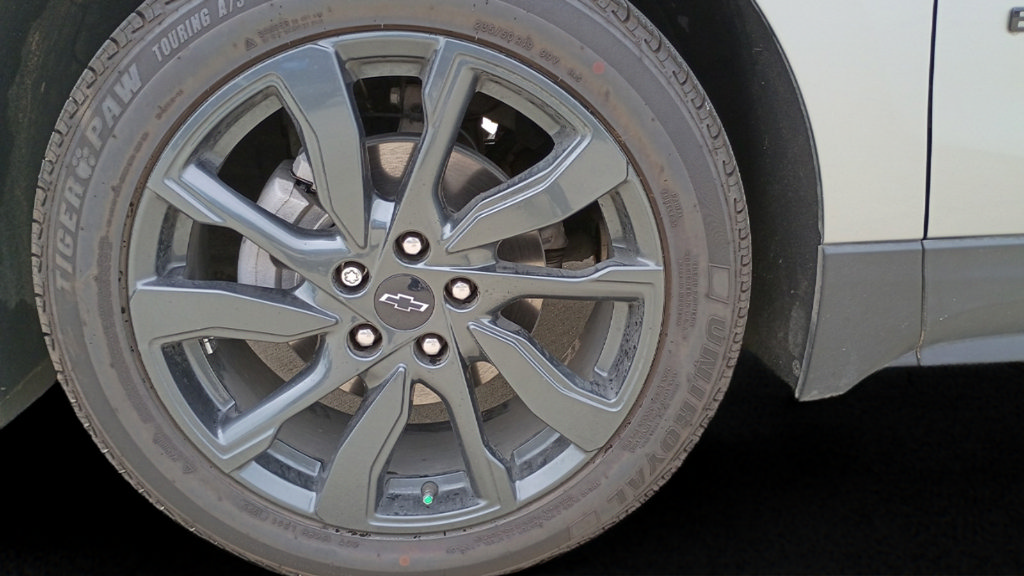 Used 2023 Chevrolet Equinox RS FWD image 13