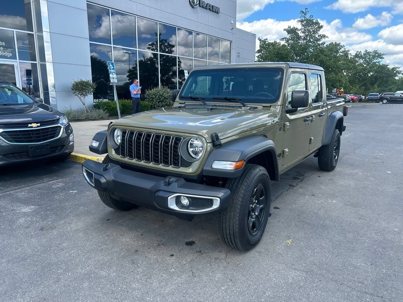 Used 2026 Jeep Gladiator Sport AWD/4WD image 7