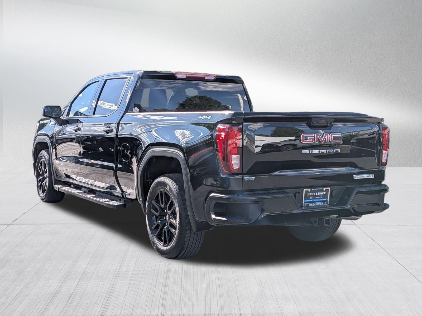 Certified 2026 GMC Sierra 1500 Elevation AWD/4WD image 4