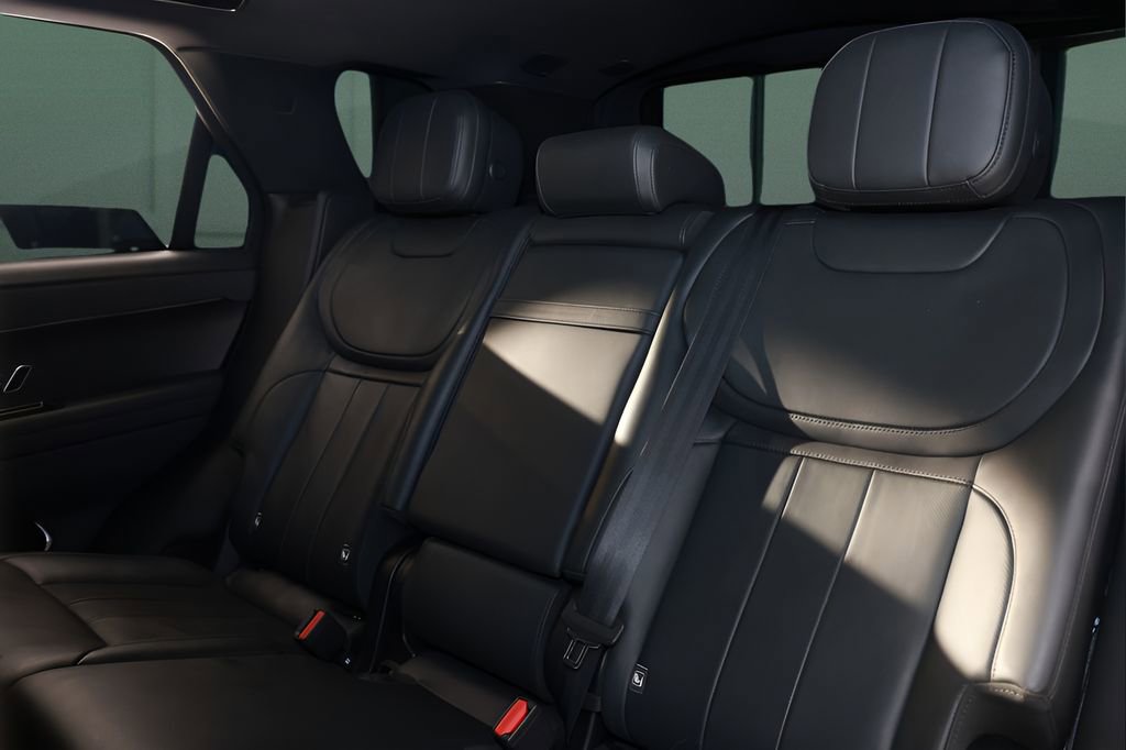 Used 2023 Land Rover Range Rover Sport SE Dynamic image 11