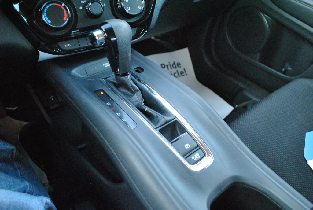 Certified 2018 Honda HR-V LX image 26