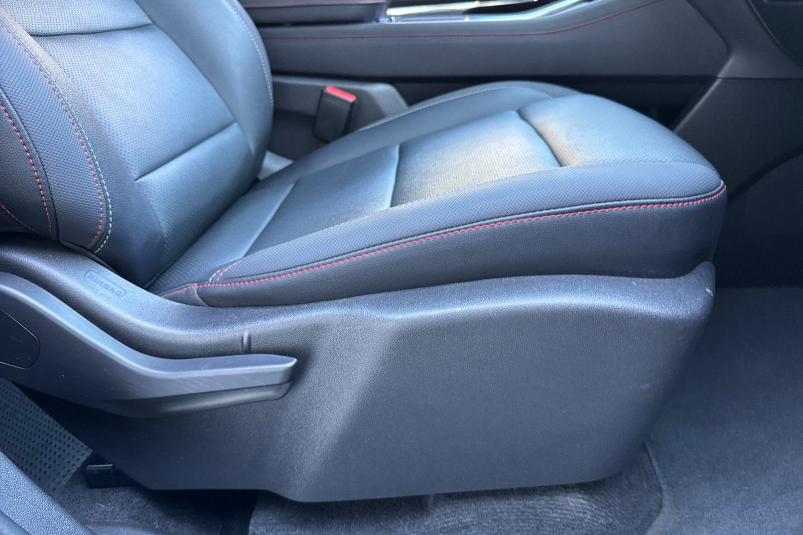 Used 2025 Chevrolet Traverse Z71 image 23