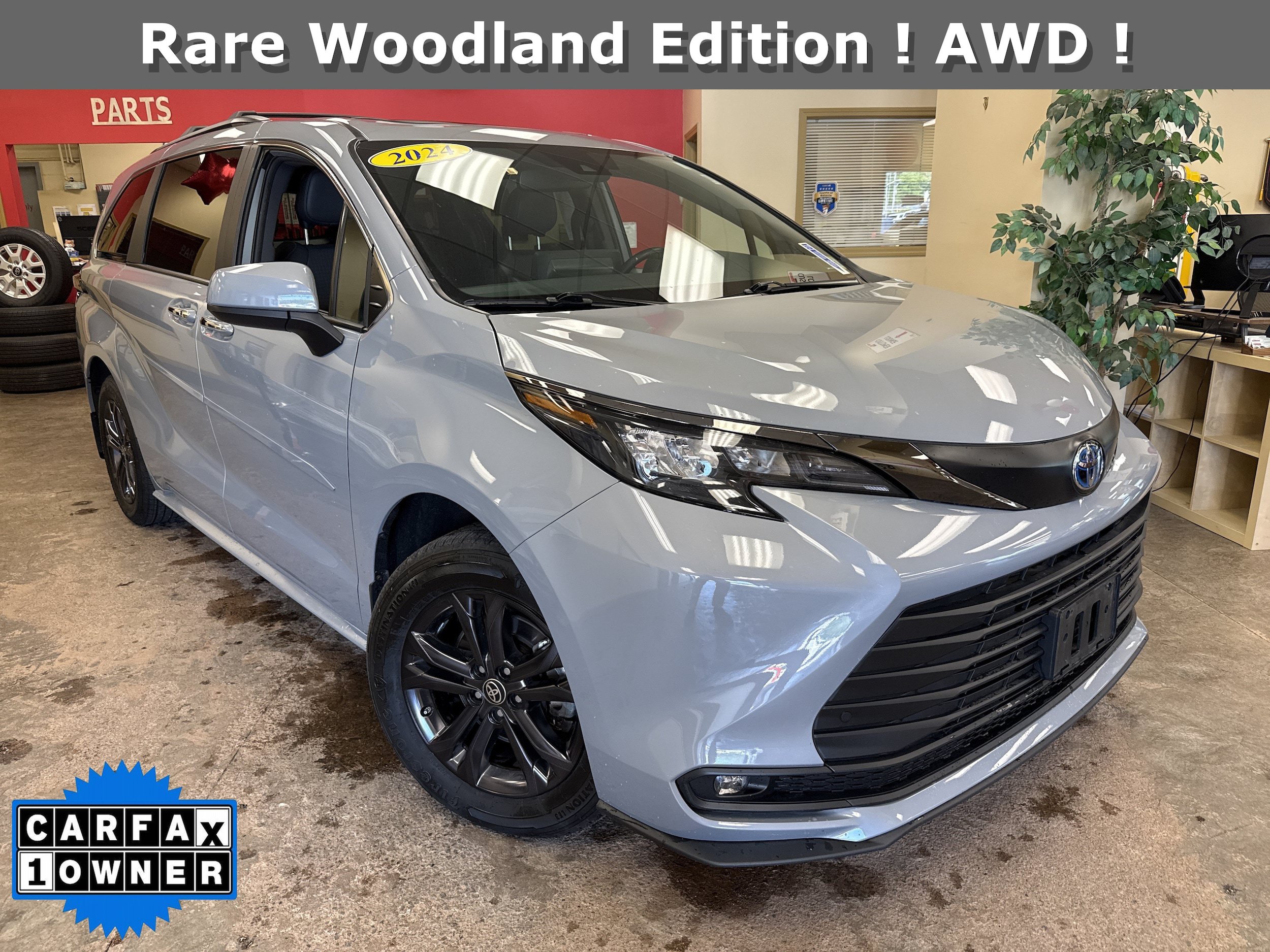 Used 2024 Toyota Sienna XLE Woodland Edition AWD/4WD image 1