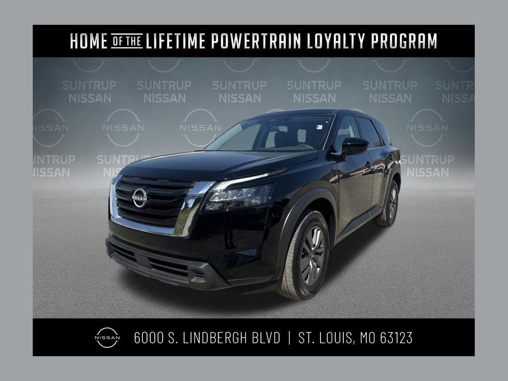 Used 2025 Nissan Pathfinder S image 1
