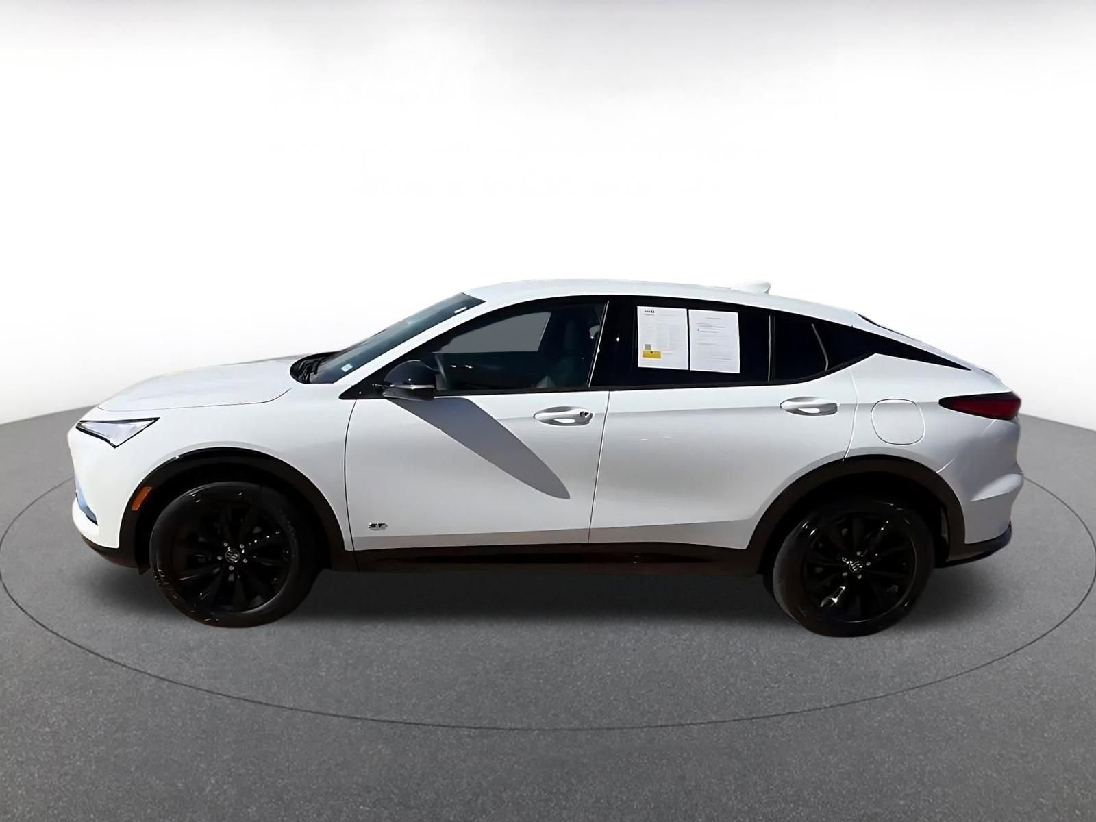 Used 2025 Buick Envista Sport Touring image 9