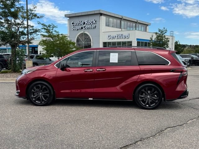 Used 2024 Toyota Sienna XSE FWD image 2