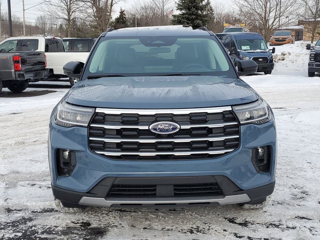 New 2026 Ford Explorer Active w/ Active Comfort Package image 2