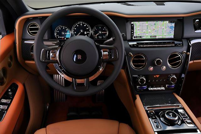 Certified 2023 Rolls-Royce Cullinan Black Badge AWD/4WD image 21