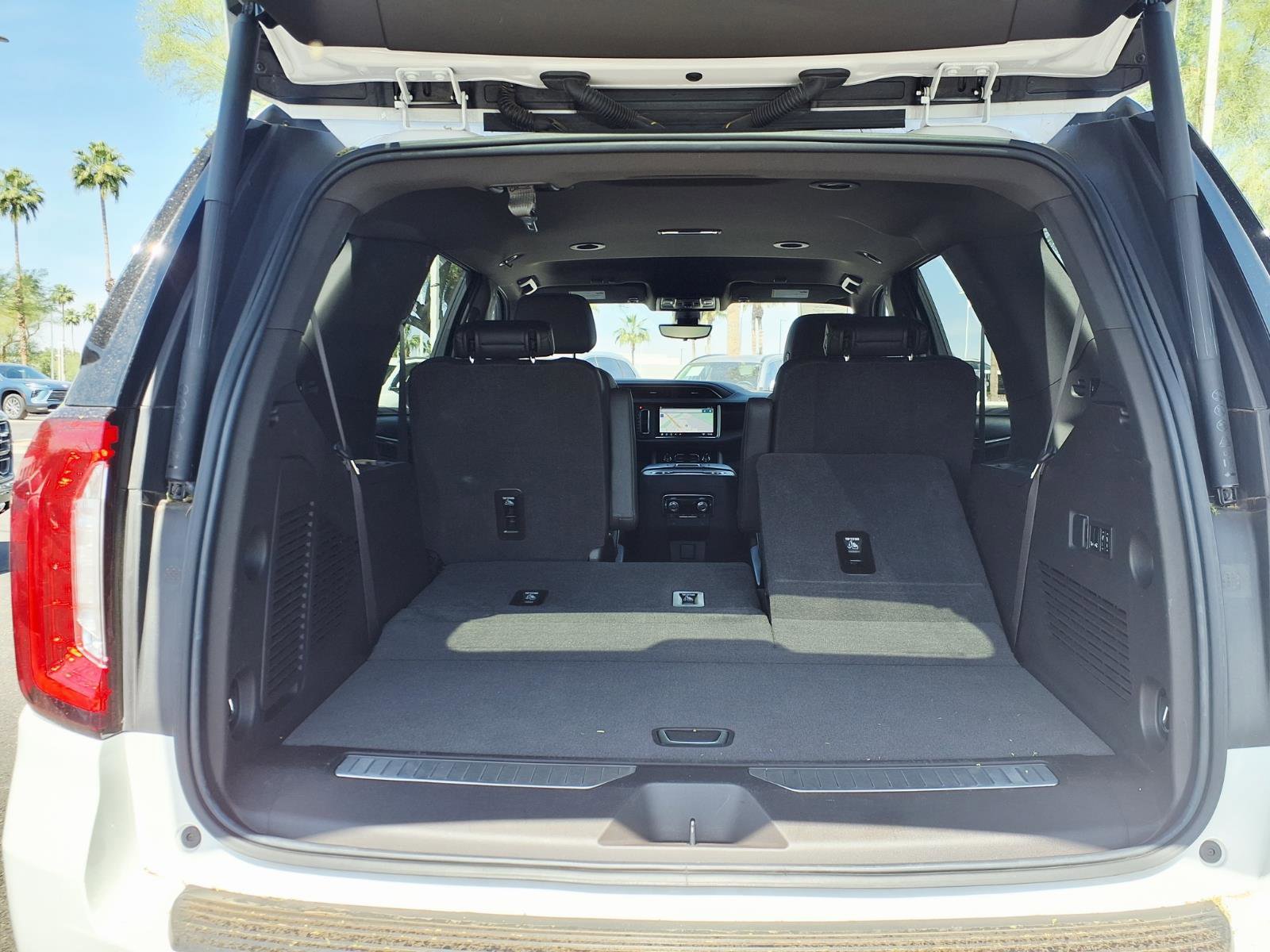 Used 2021 GMC Yukon XL Denali image 8