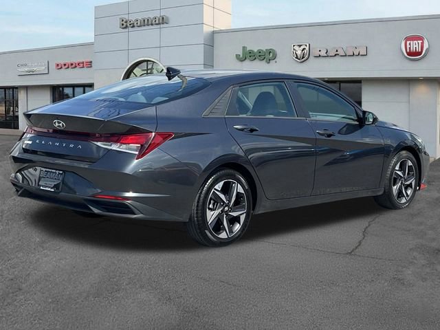 Used 2023 Hyundai Elantra SEL w/ Convenience Package FWD image 7