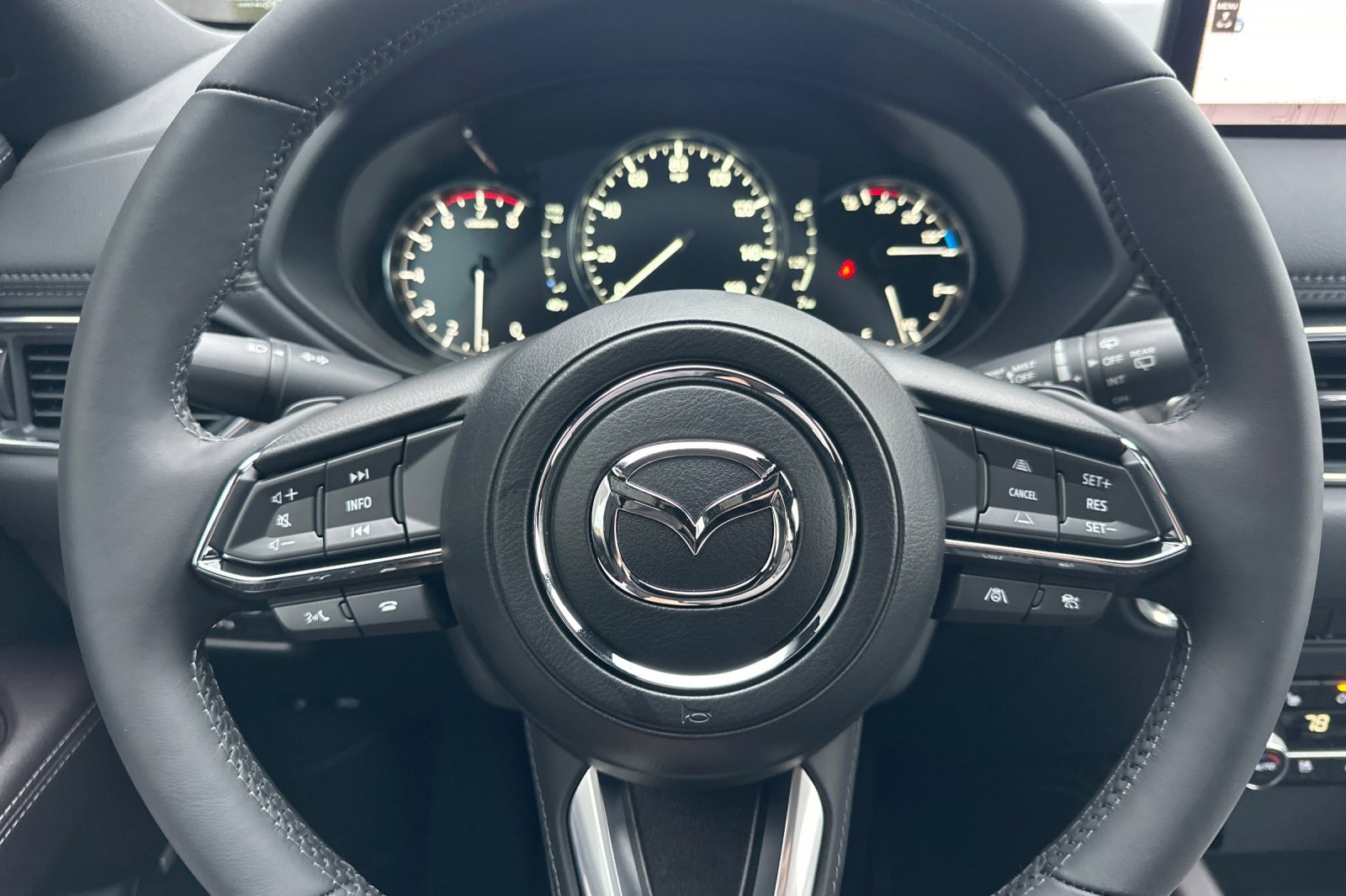 New 2025 MAZDA CX-5 Signature image 33