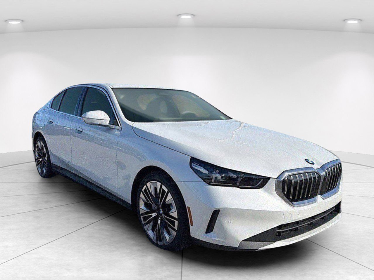 New 2026 BMW 530i xDrive w/ Premium Package AWD/4WD image 2