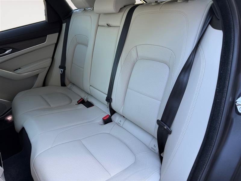 Used 2023 Jaguar F-PACE S AWD/4WD image 15