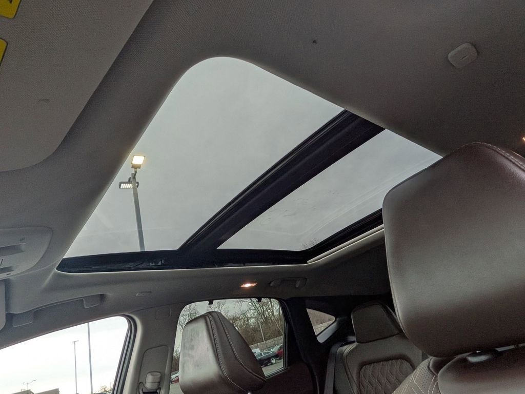 Used 2025 Nissan Murano Platinum w/ Cargo Package image 12