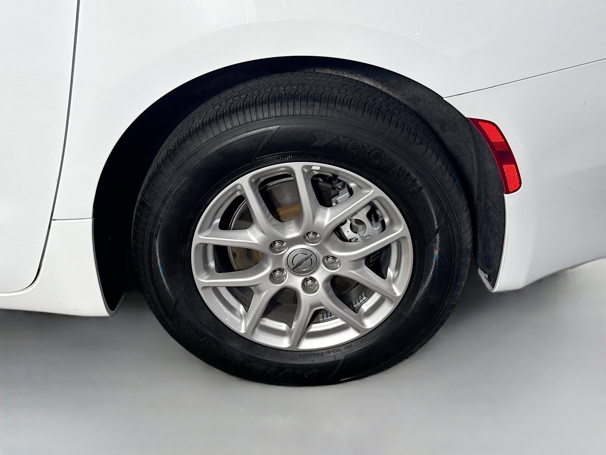 Used 2024 Chrysler Pacifica Touring-L FWD image 35