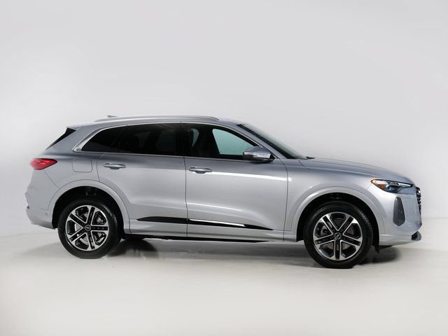 Certified 2025 Audi Q5 Premium w/ Premium Plus AWD/4WD image 33