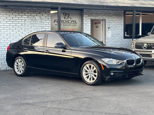 Used 2018 BMW 320i Sedan RWD image 8