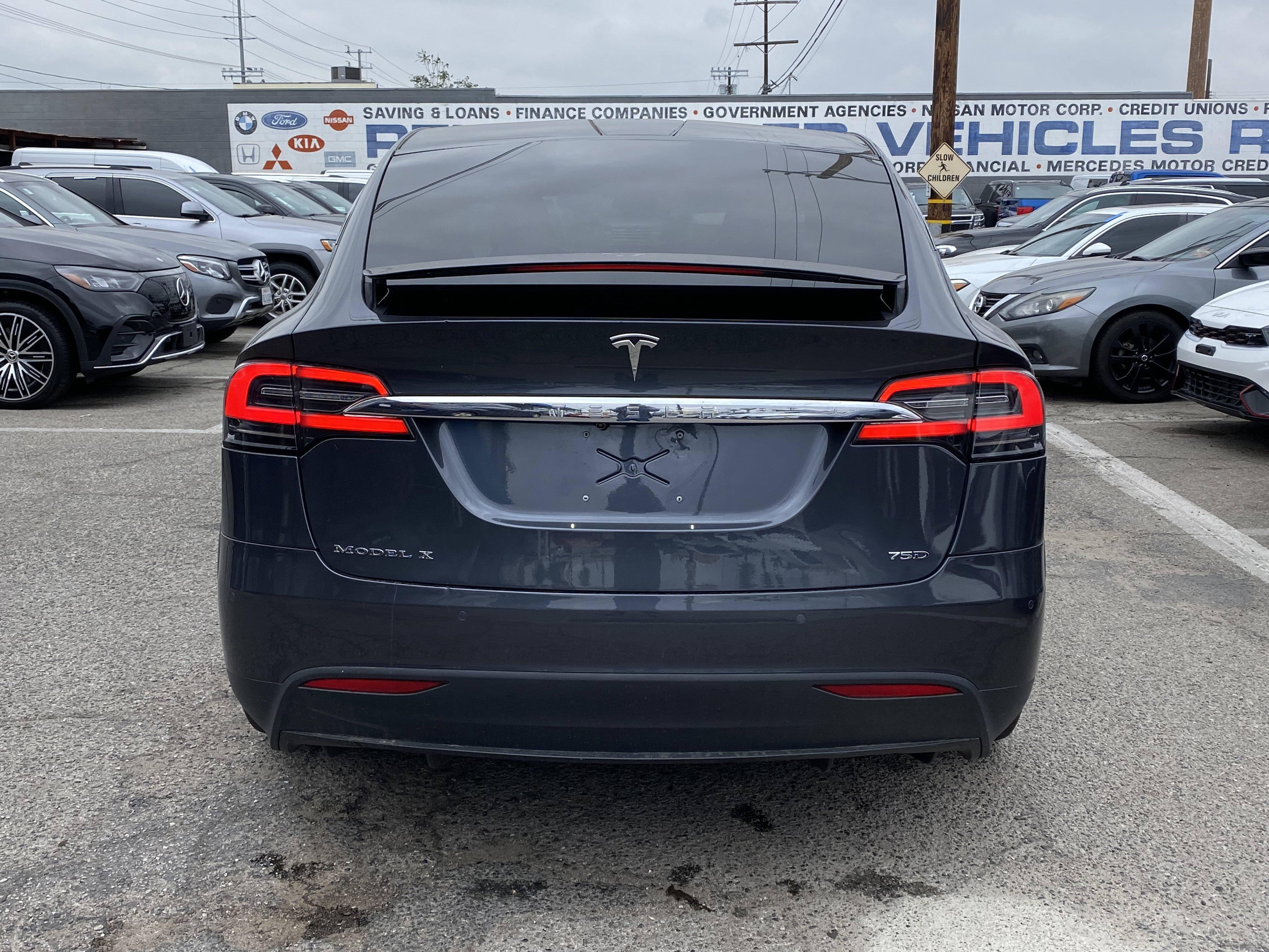 Used 2018 Tesla Model X 75D image 9