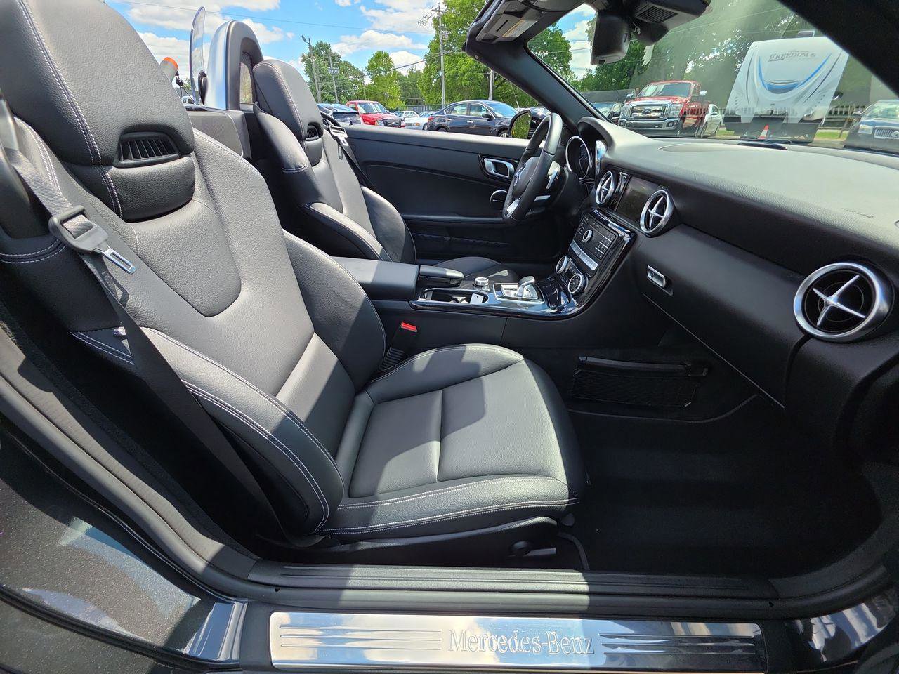 Used 2019 Mercedes-Benz SLC 300 image 8