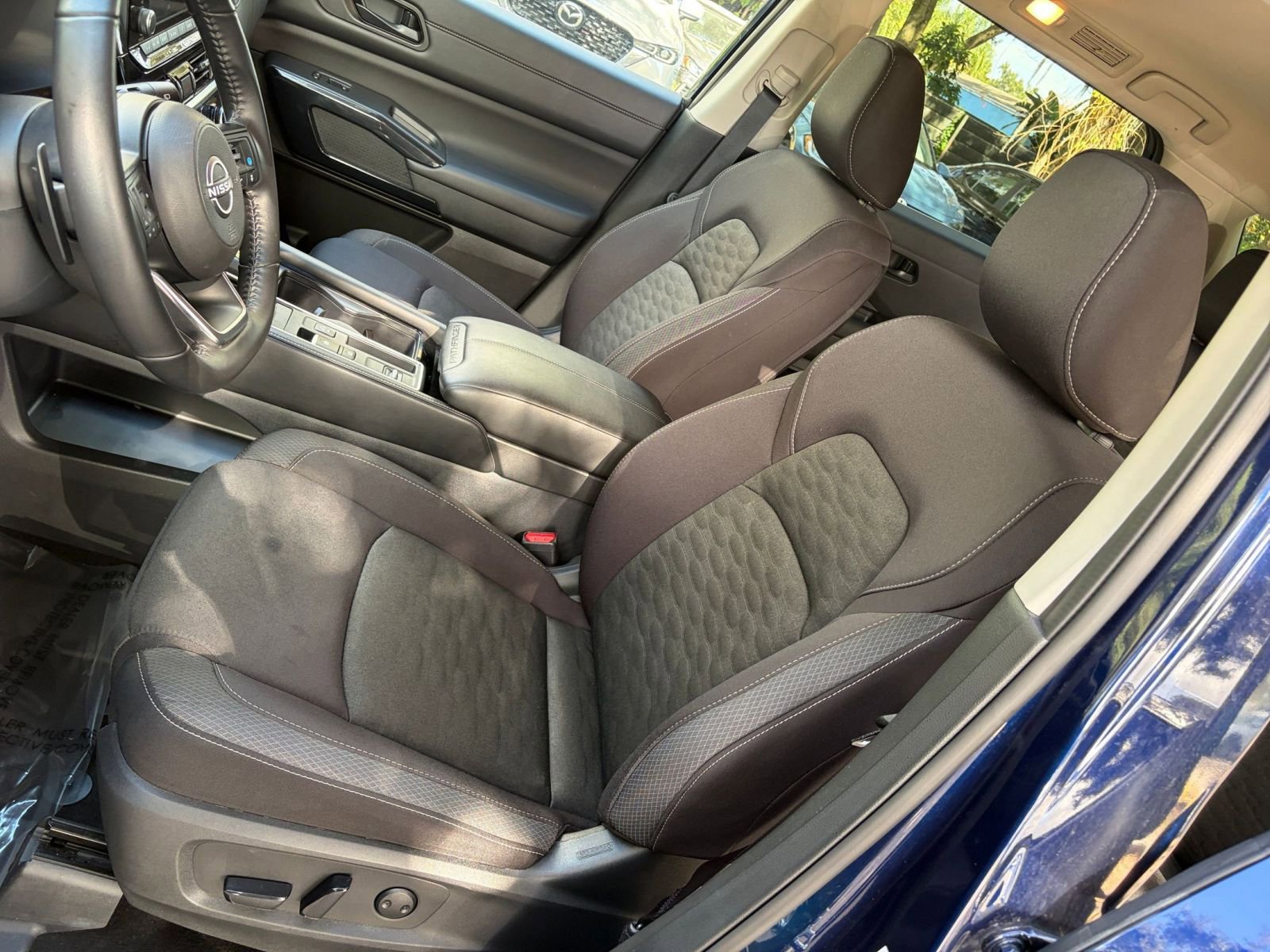 Used 2025 Nissan Pathfinder SV image 31