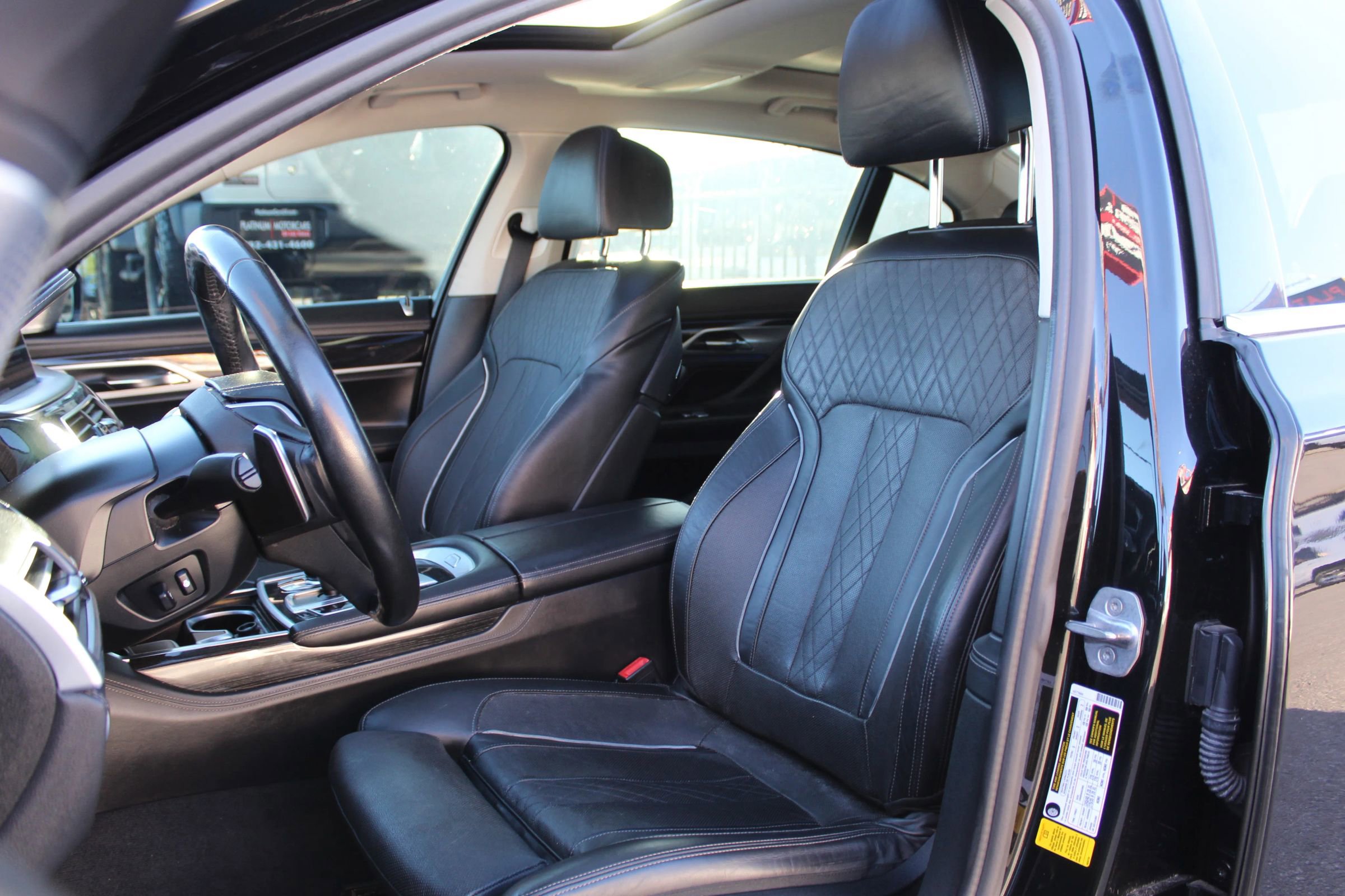 Used 2016 BMW 750i RWD image 10