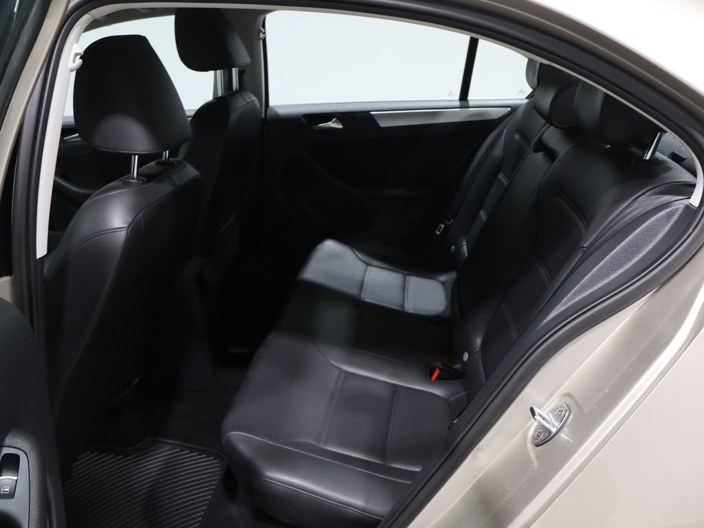 Used 2013 Volkswagen Jetta SE image 17