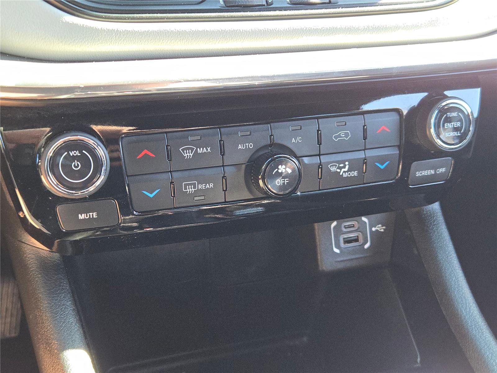 Certified 2024 Jeep Compass Limited AWD/4WD image 31