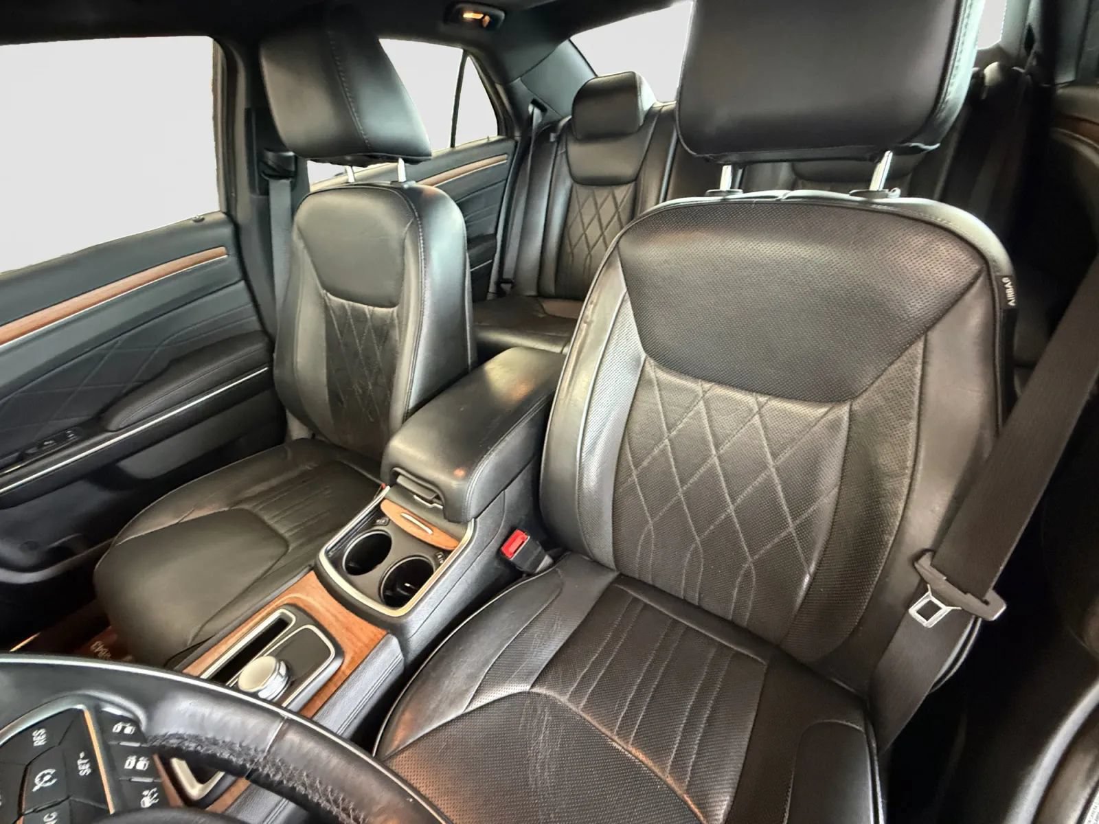 Used 2016 Chrysler 300 C Platinum w/ Safetytec Plus Group AWD/4WD image 13