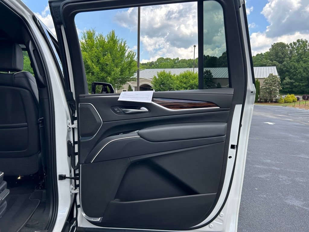 Used 2023 Cadillac Escalade ESV Premium Luxury AWD/4WD image 62