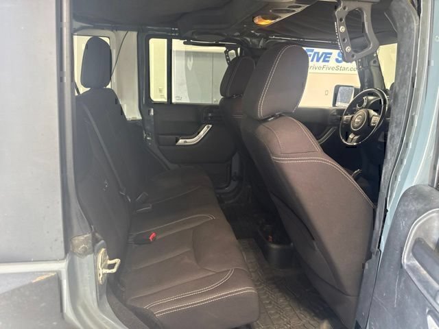 Used 2014 Jeep Wrangler Unlimited Rubicon w/ Max Tow Package AWD/4WD image 21