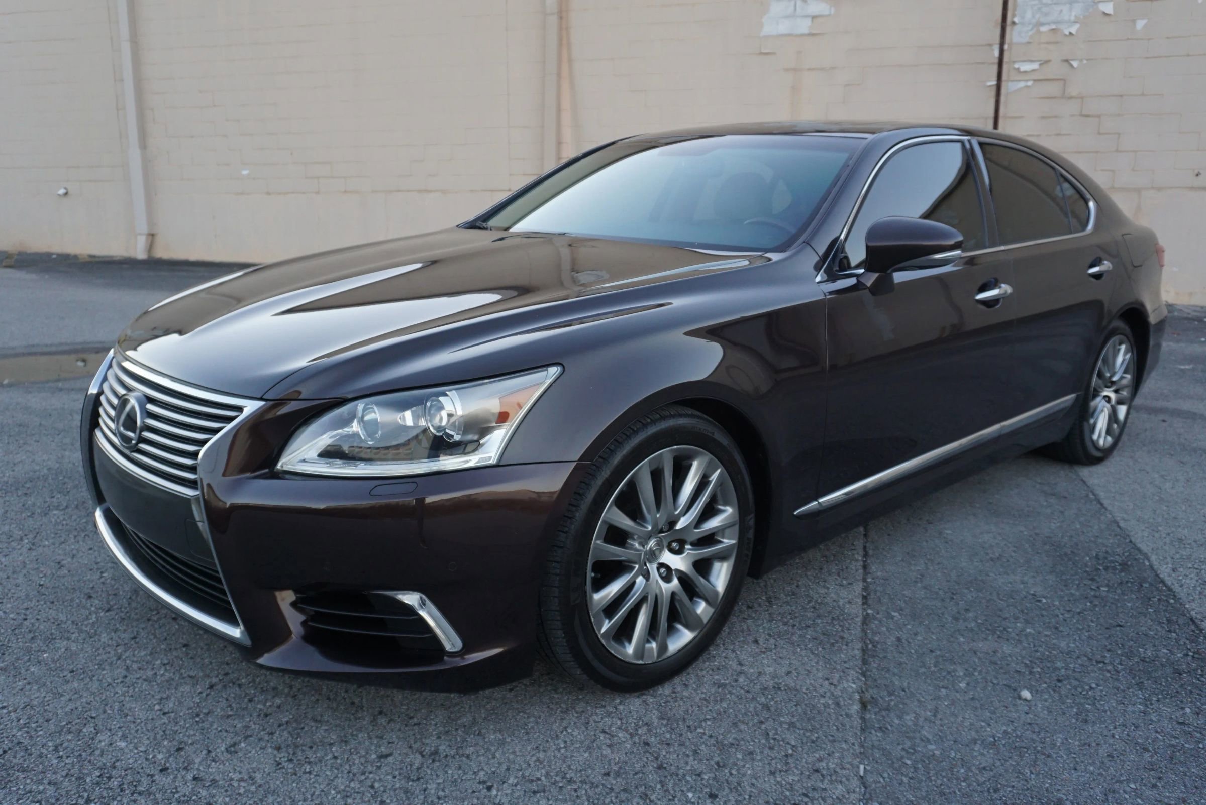 Used 2015 Lexus LS 460 image 4