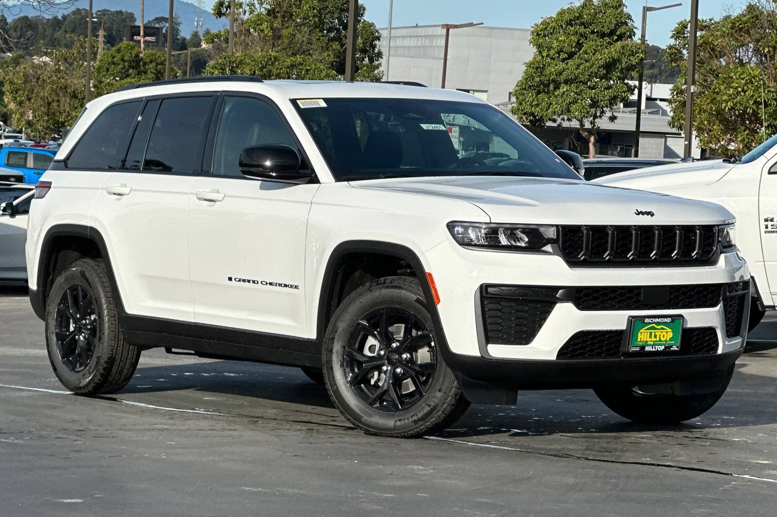 New 2026 Jeep Grand Cherokee Altitude AWD/4WD video 2