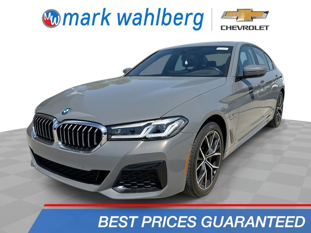 Used 2022 BMW 530e xDrive w/ Premium Package