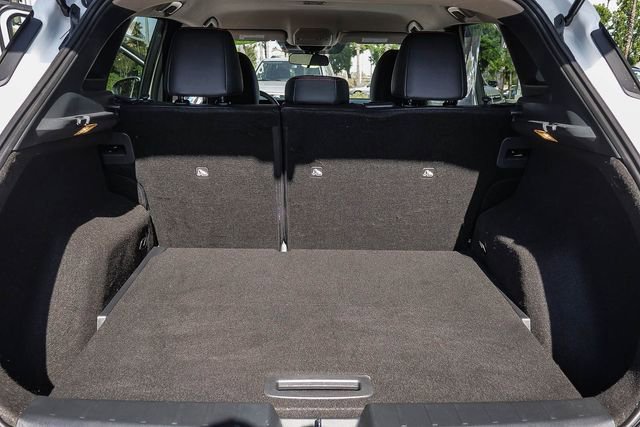 Used 2025 Nissan Kicks SR image 29
