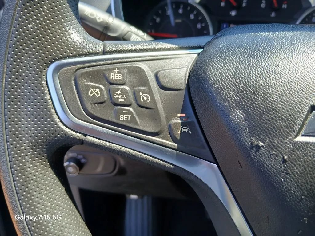Used 2021 Chevrolet Equinox LT FWD image 28