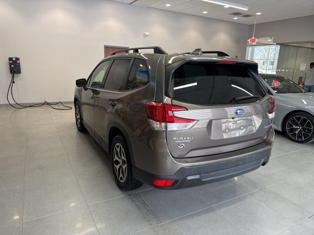 Used 2021 Subaru Forester Premium AWD/4WD image 3