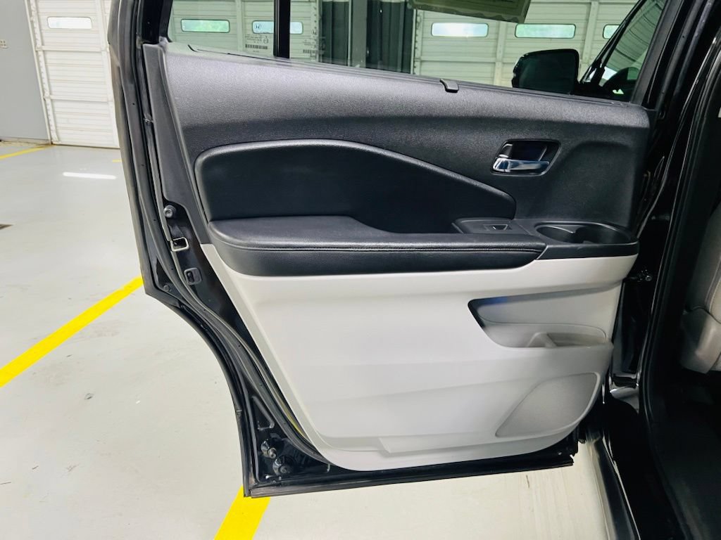 Used 2017 Honda Pilot Touring image 30