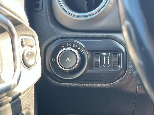 Used 2021 Jeep Wrangler Unlimited Sahara AWD/4WD image 32