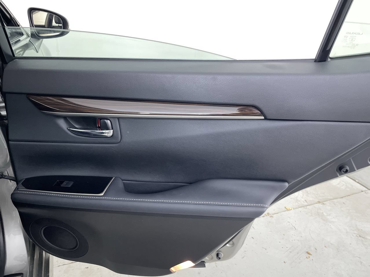 Used 2017 Lexus ES 350 FWD image 23